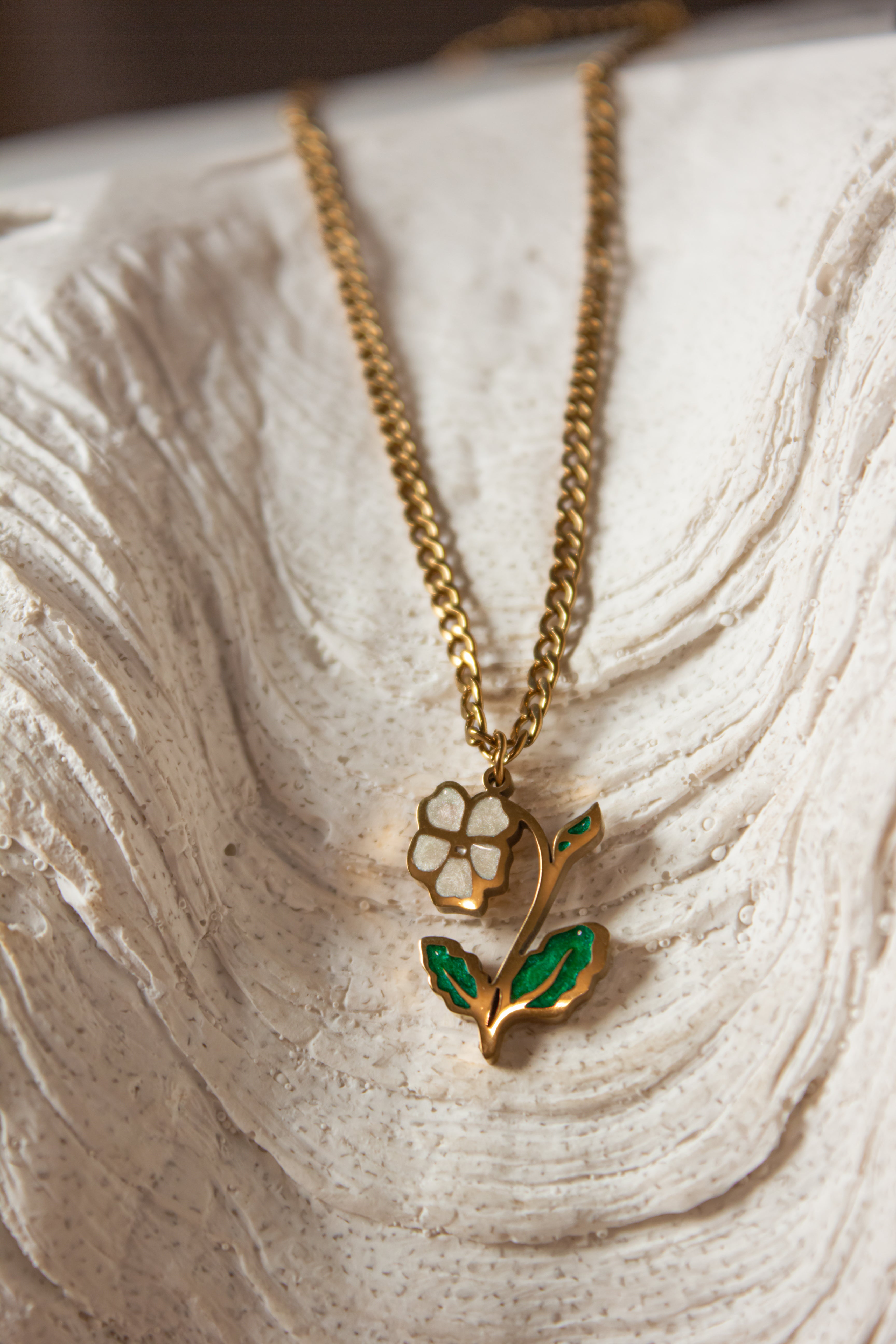 Shani Flower necklace
