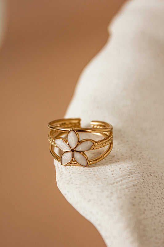 Lotus ring