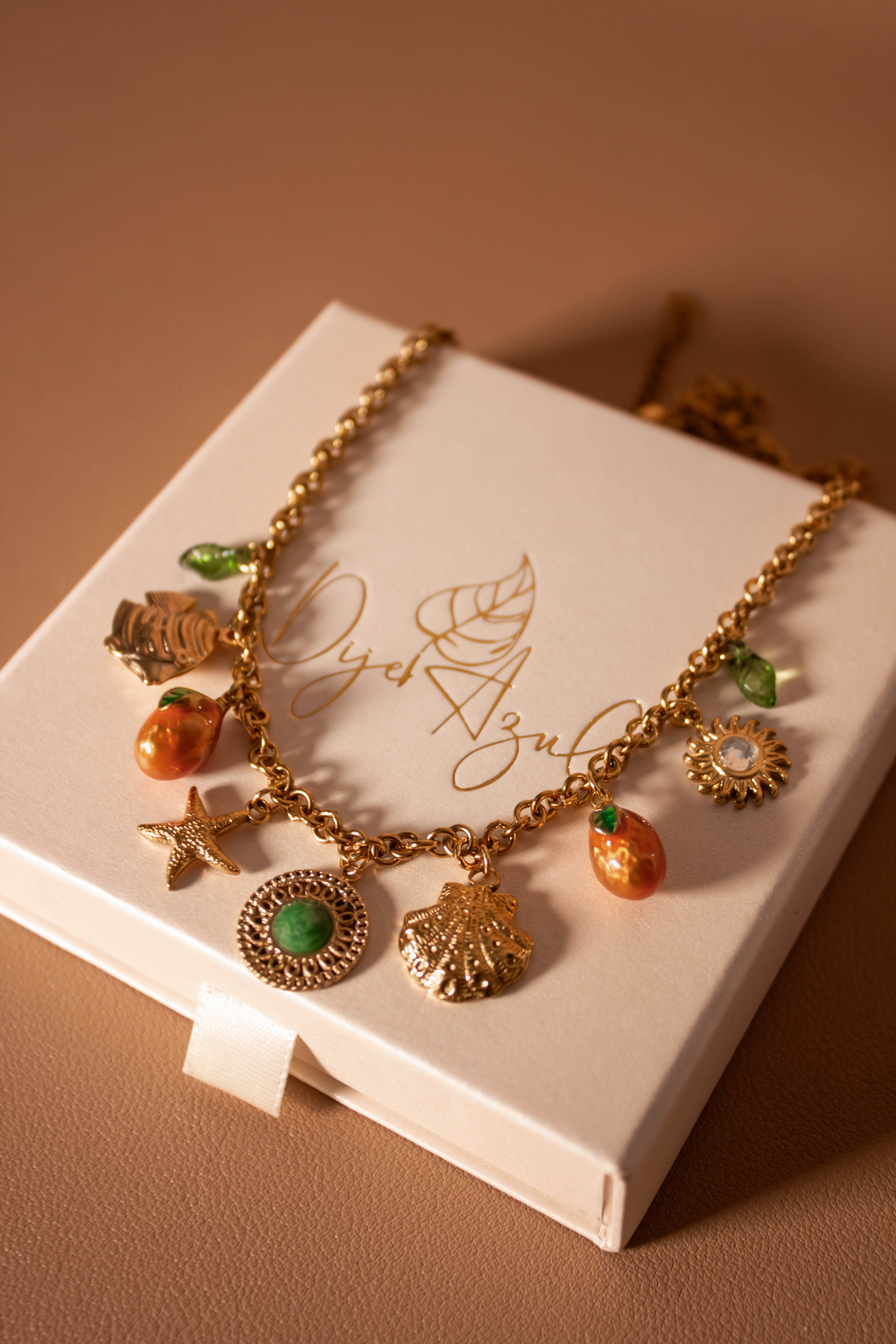 Cultura Tropical necklace
