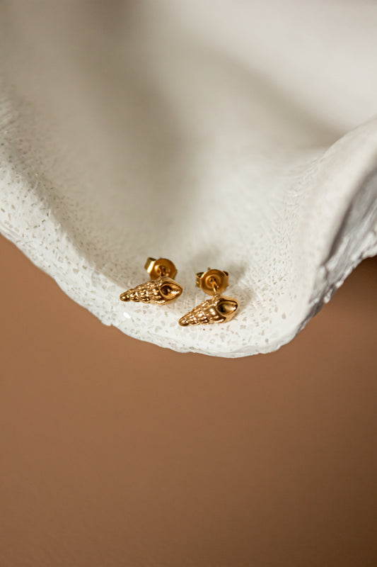 Caracolitos studs earrings
