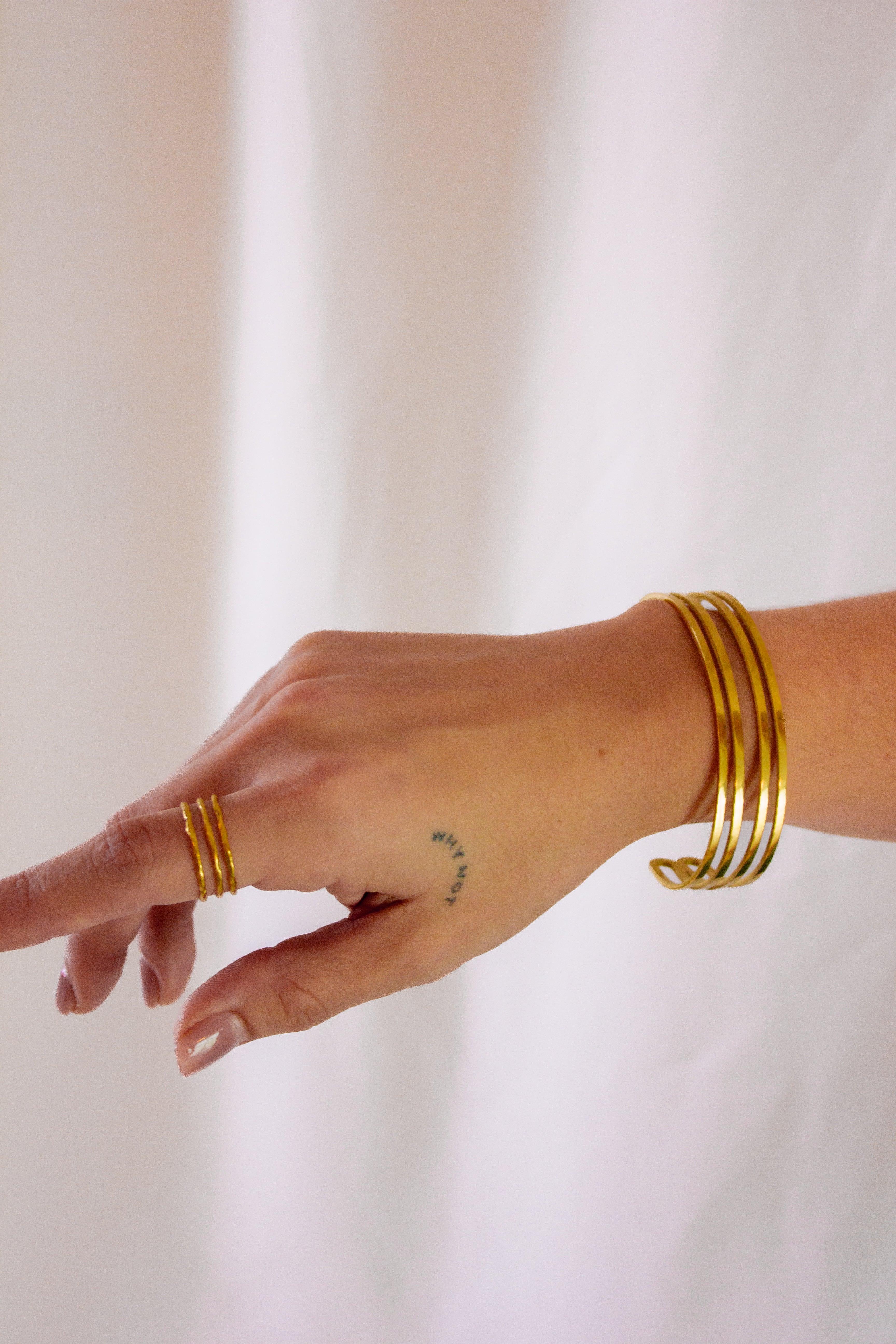 Lines bangle bracelet