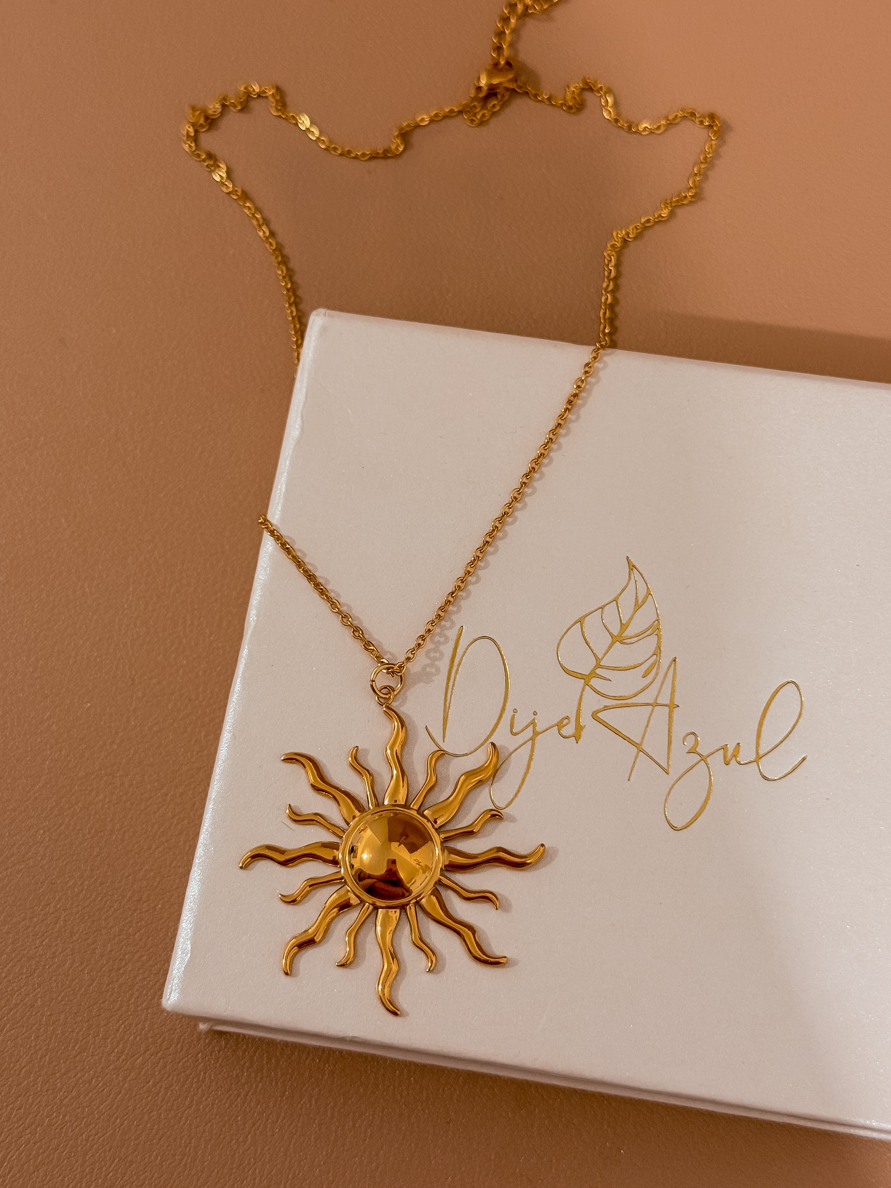Sol Encendido necklace