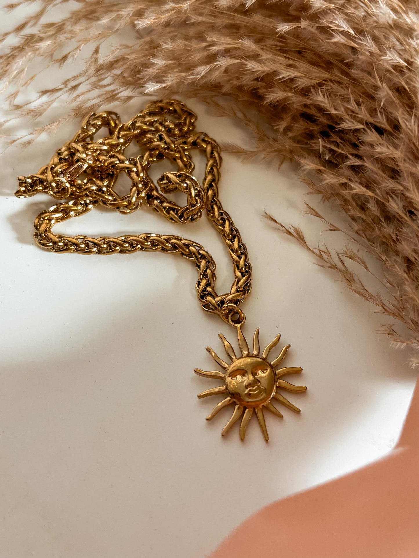 Sol Renace necklace
