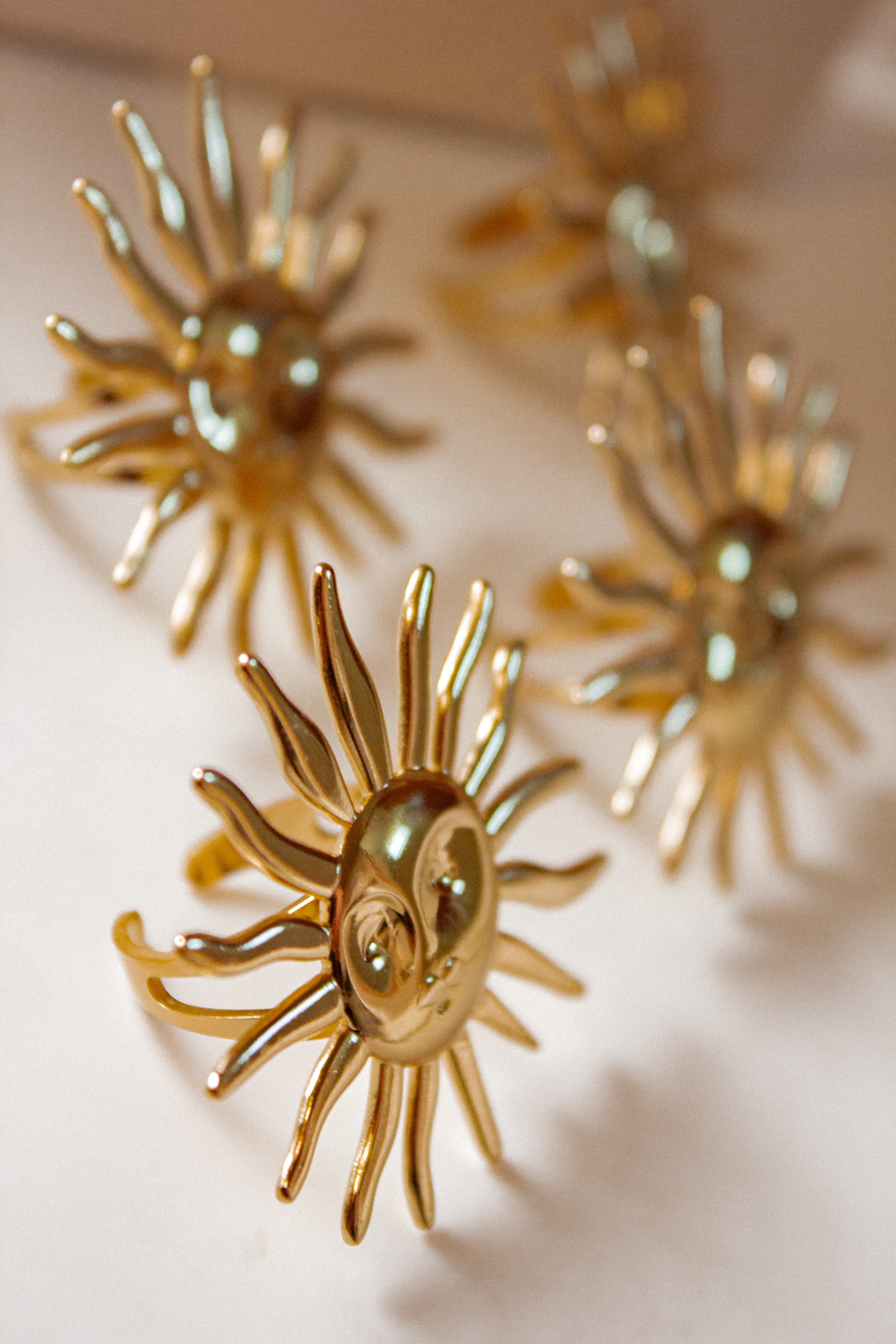 Sol Renace ring