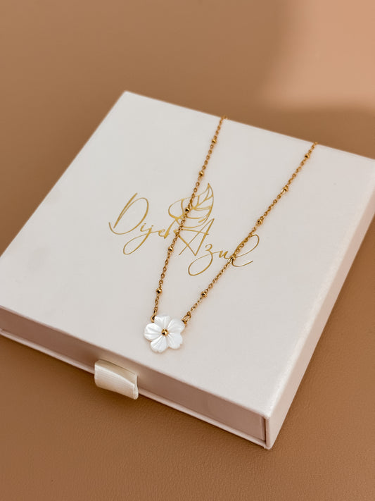 Blanca Flor necklace