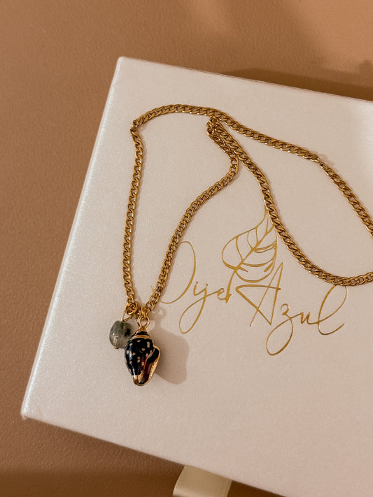 Sal y Arena necklace