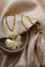 Florece long necklace
