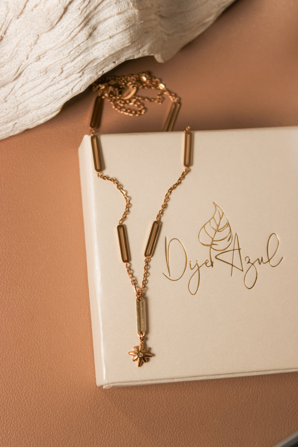 Sparkle Lariat