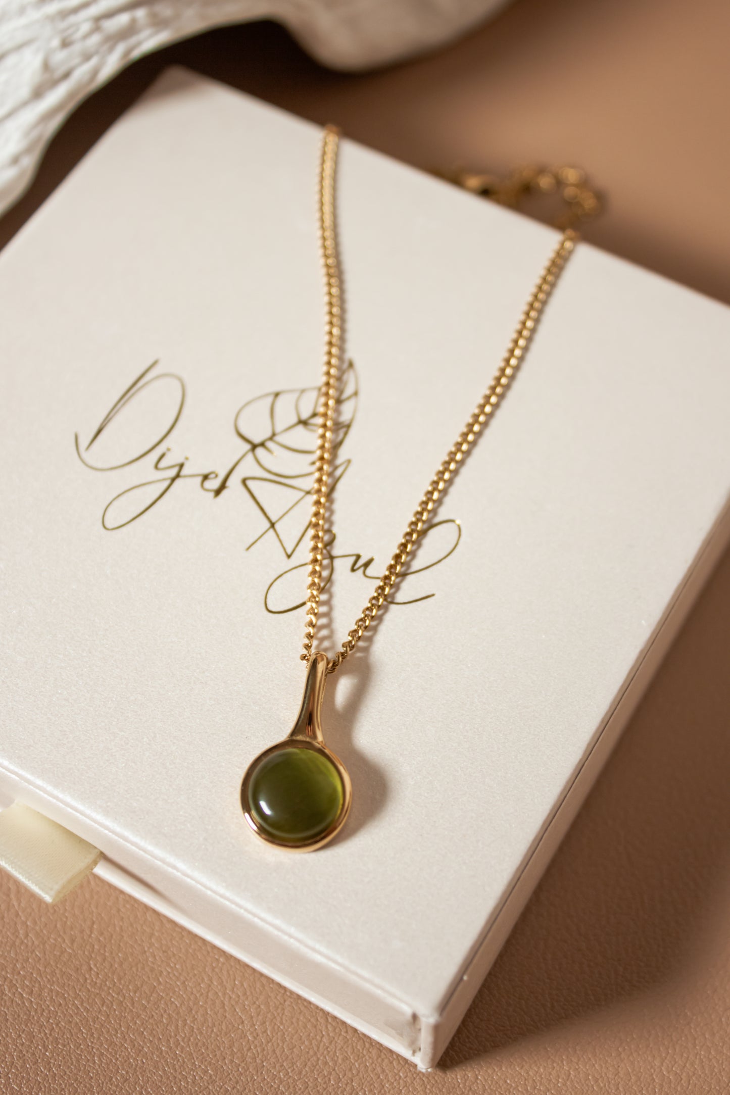 Pieris necklace
