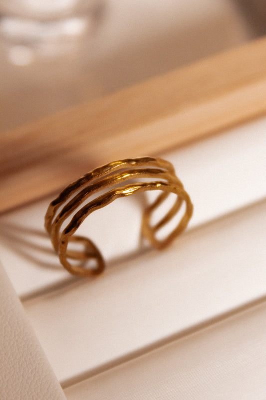 Lines ring