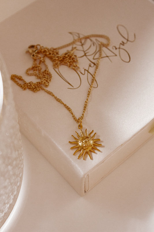Sol Pequeño necklace