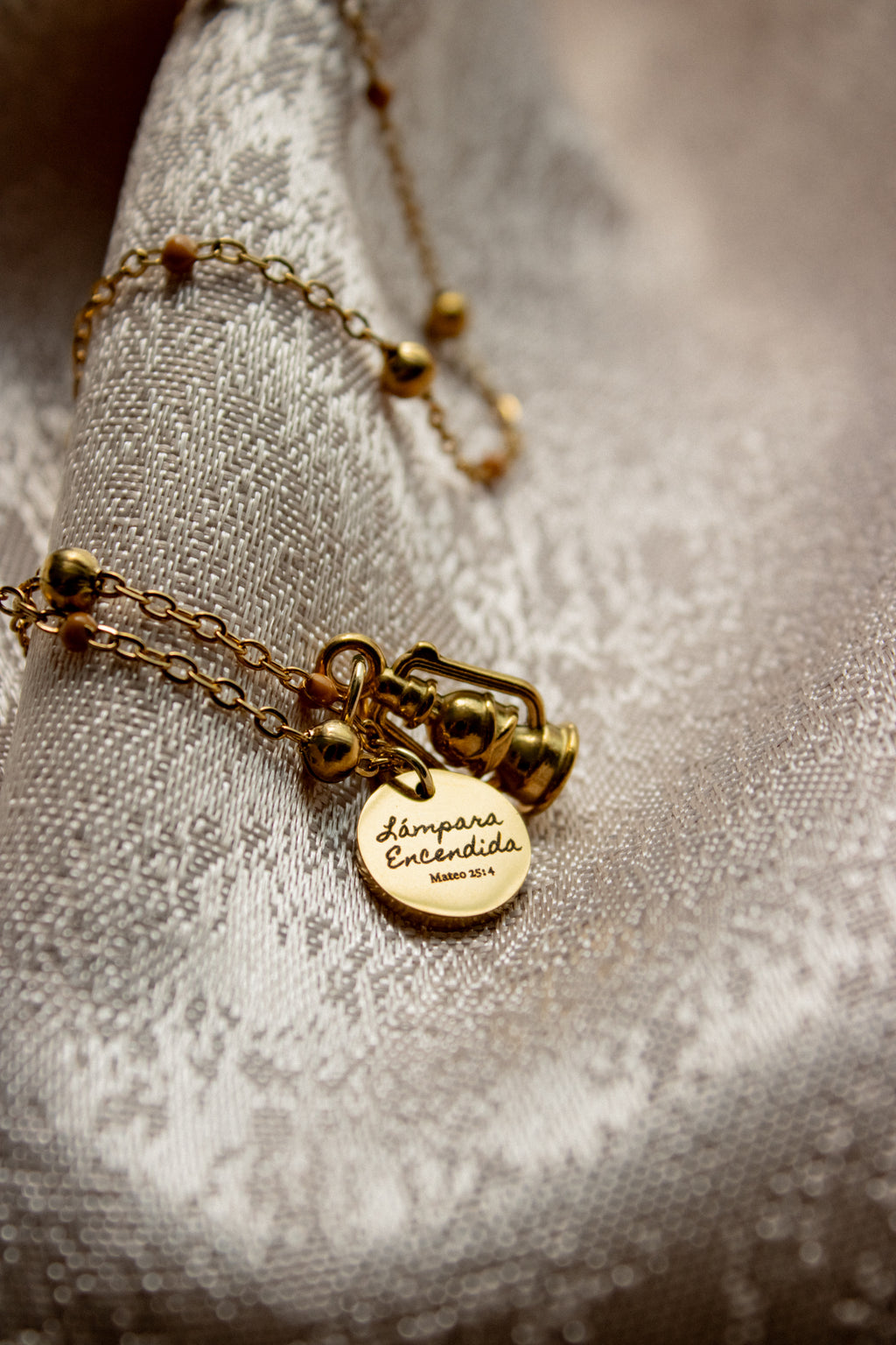 Lámpara Encendida necklace