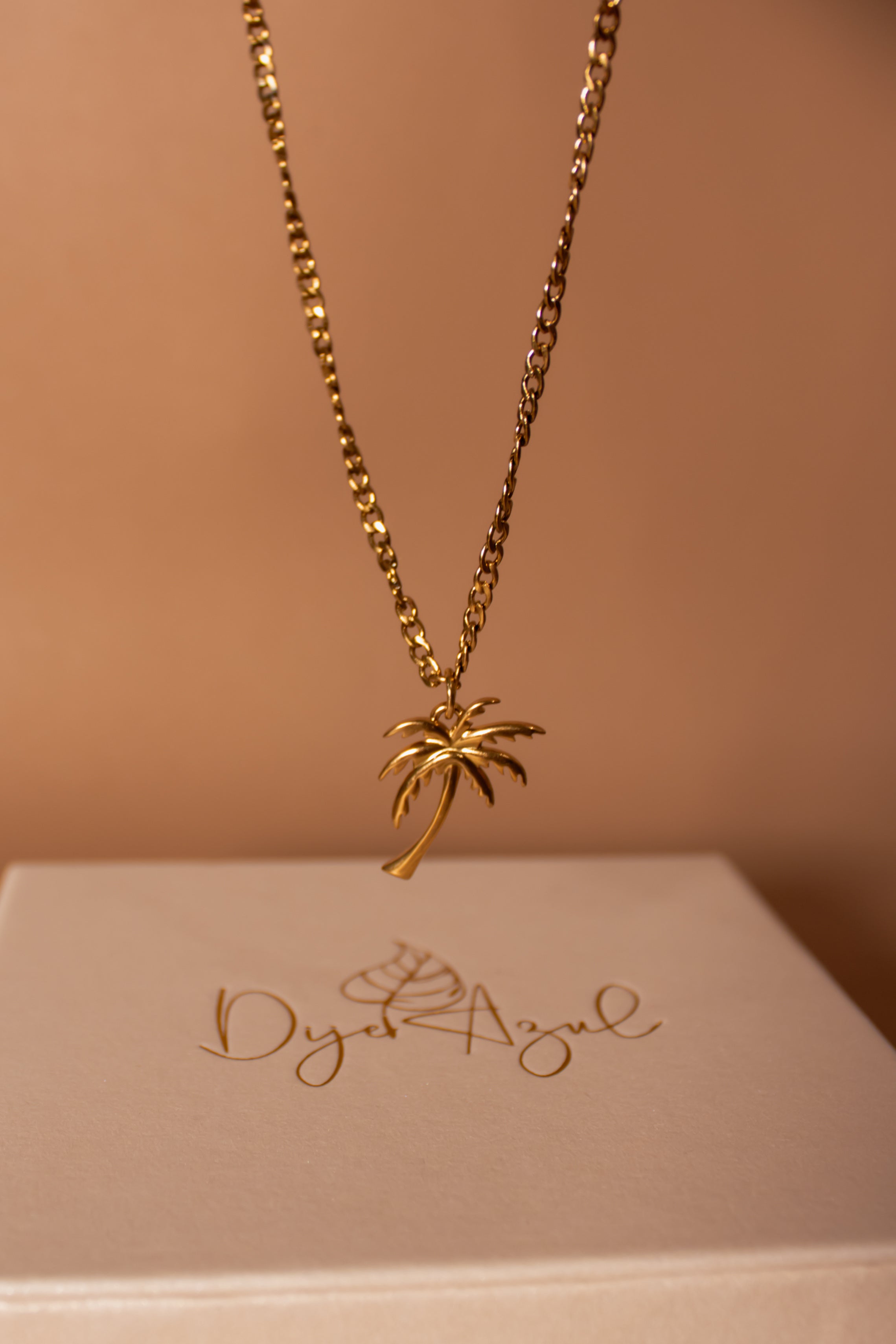 Palmera necklace