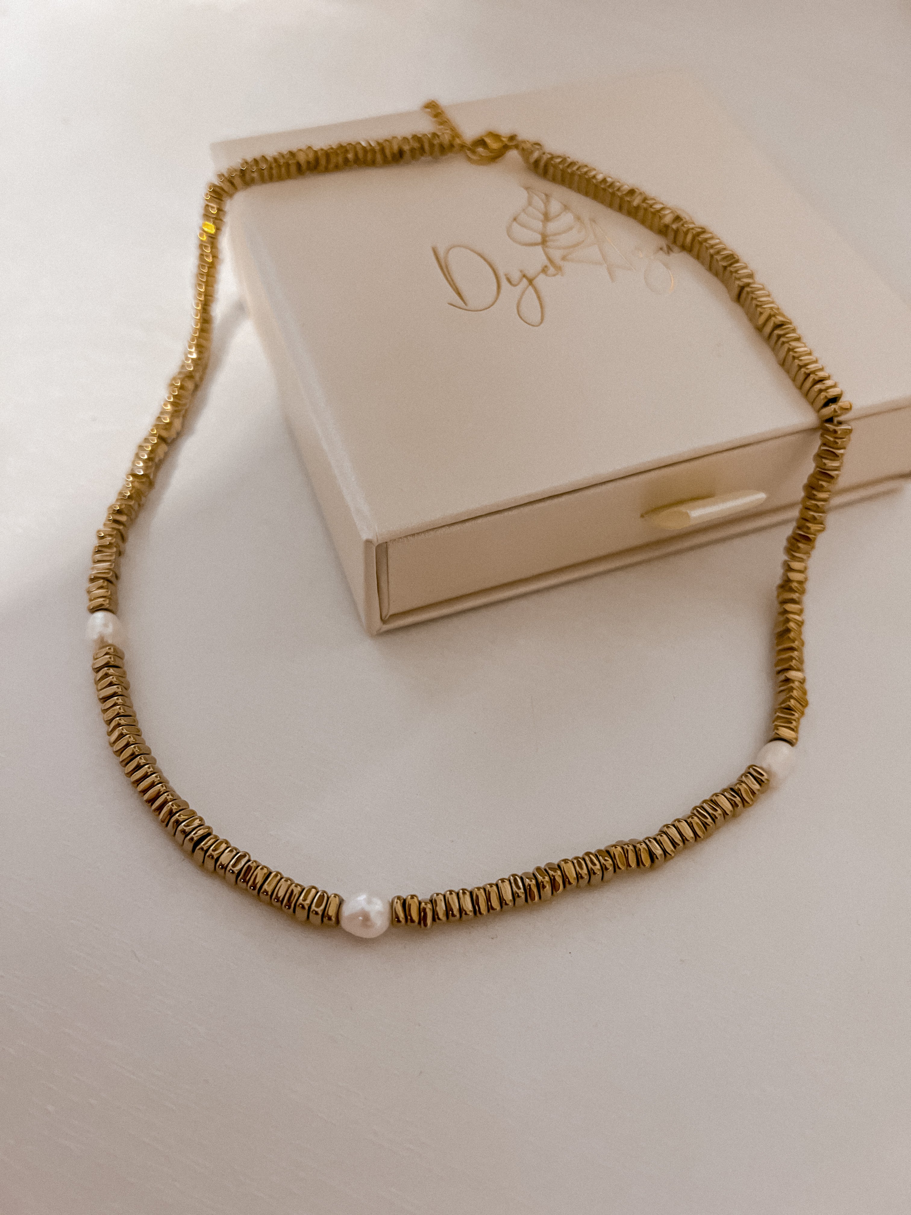 Gold and Pearls necklace