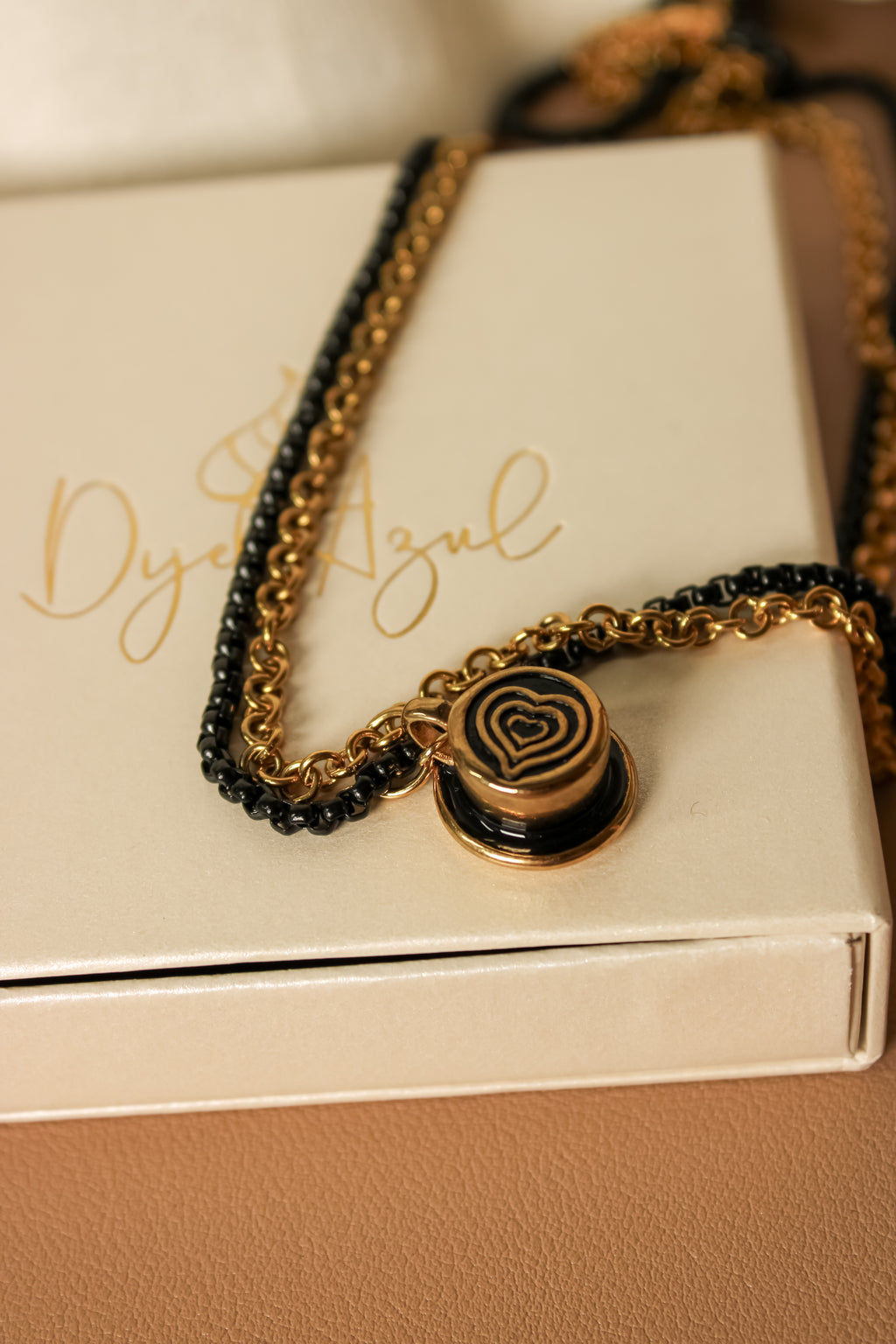 Café Negro necklace