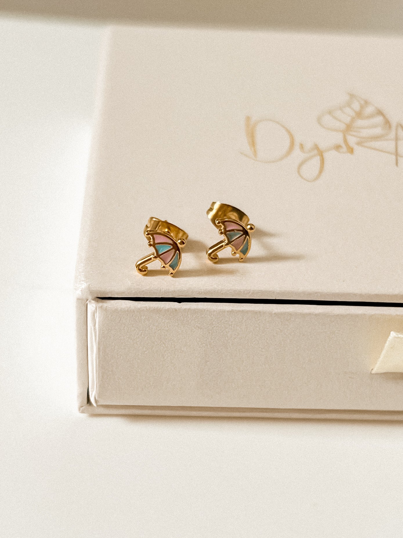 Umbrella studs earrings