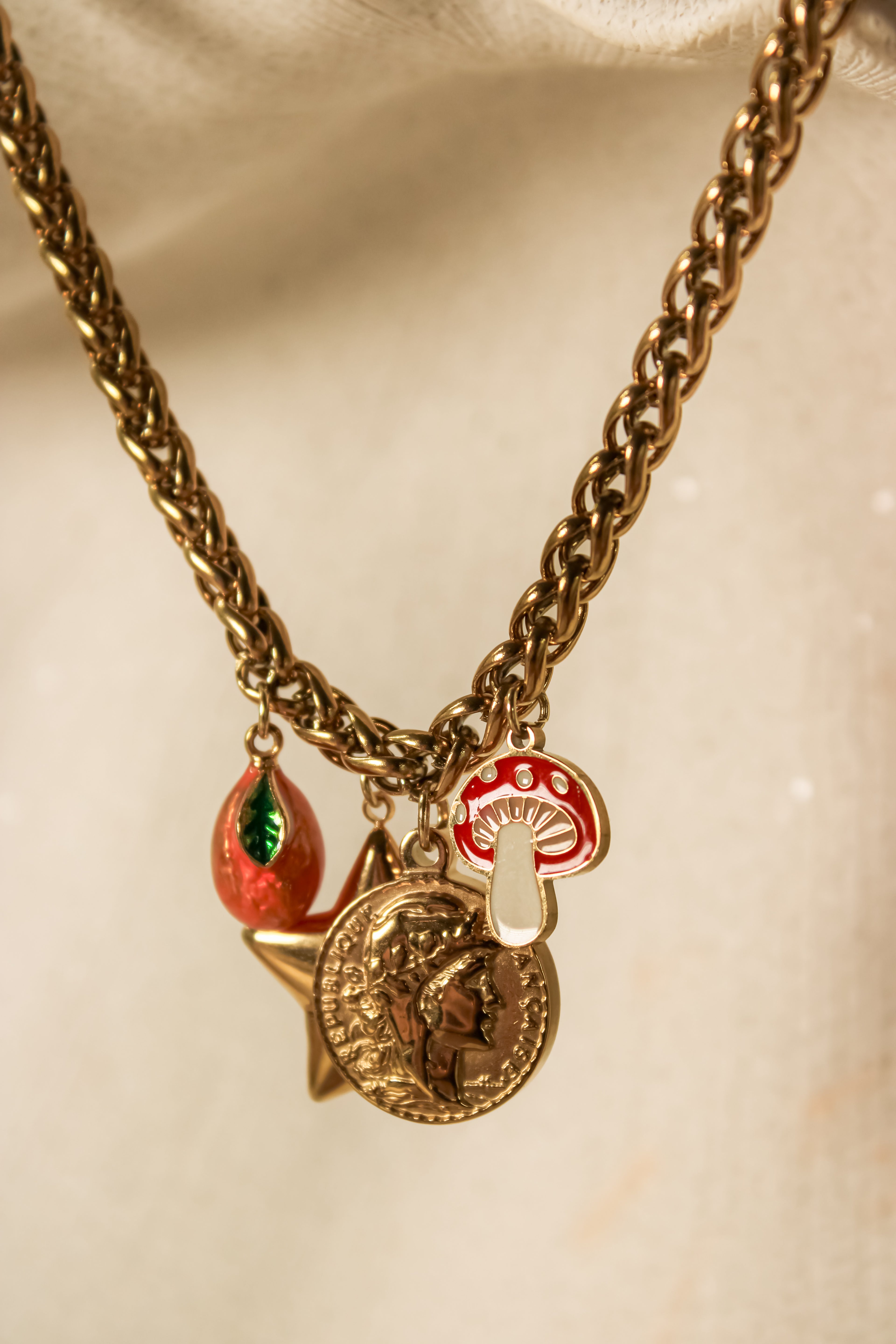 Tributo necklace