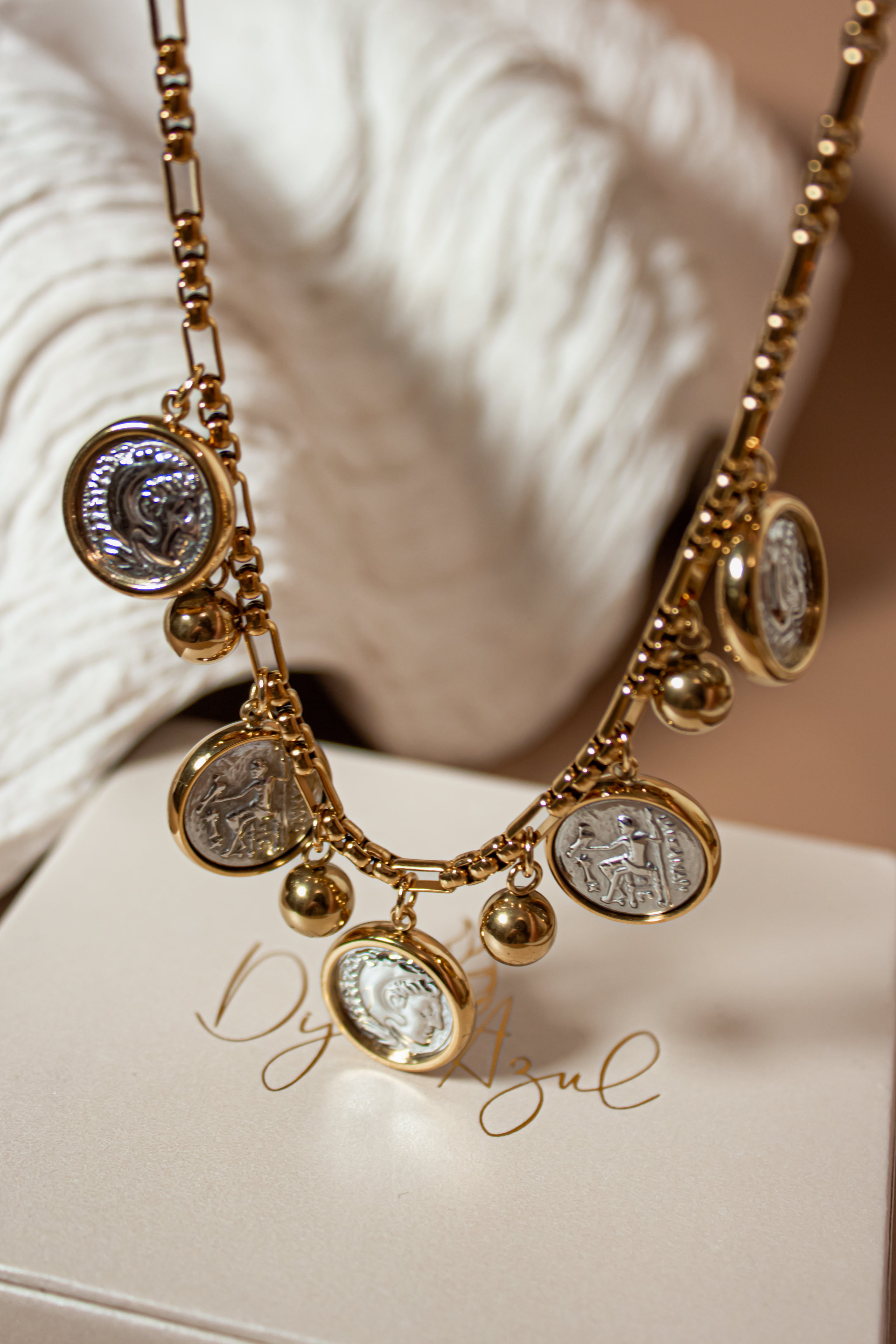 Valiosa necklace