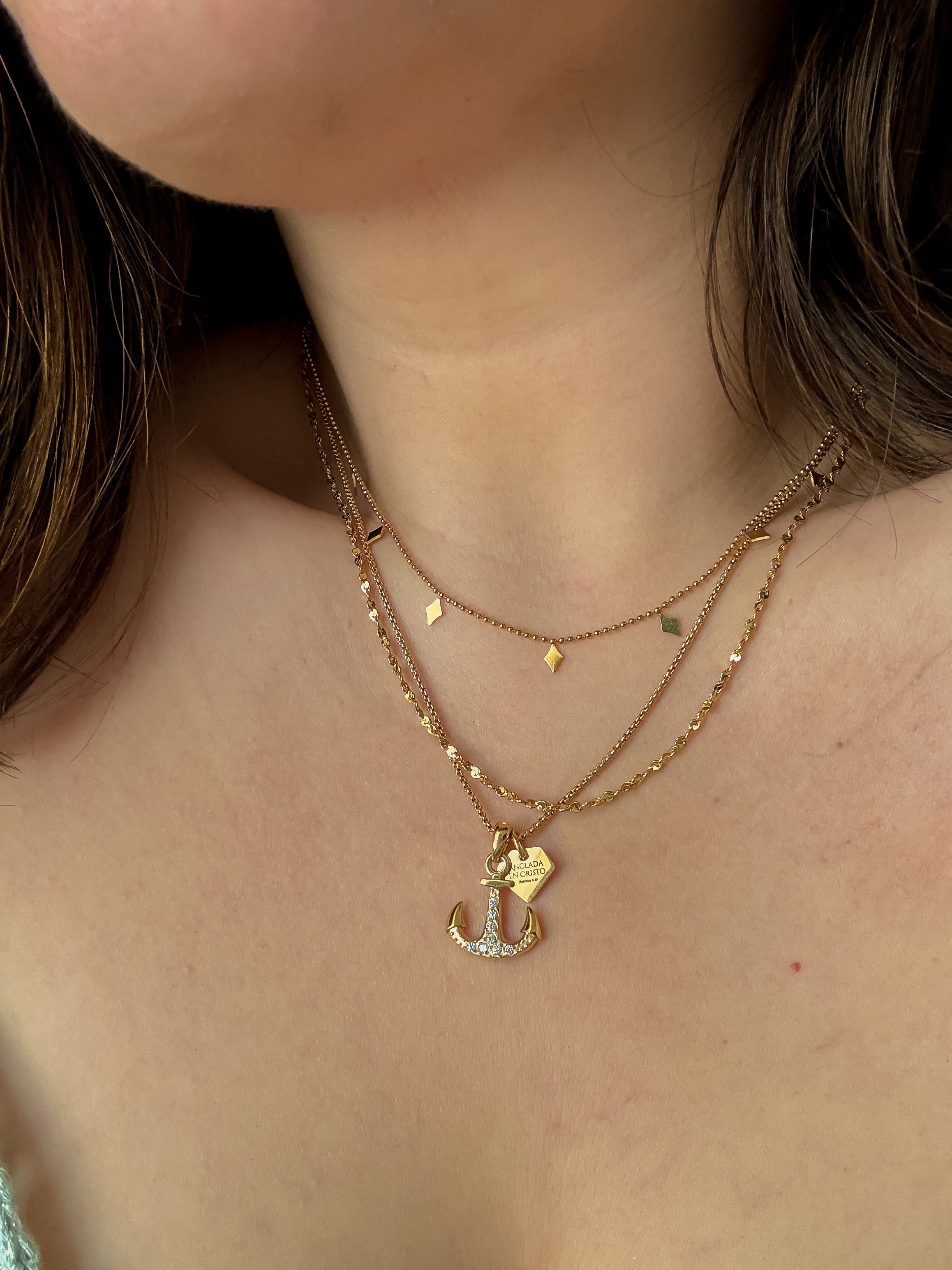 Anclada en Cristo necklace
