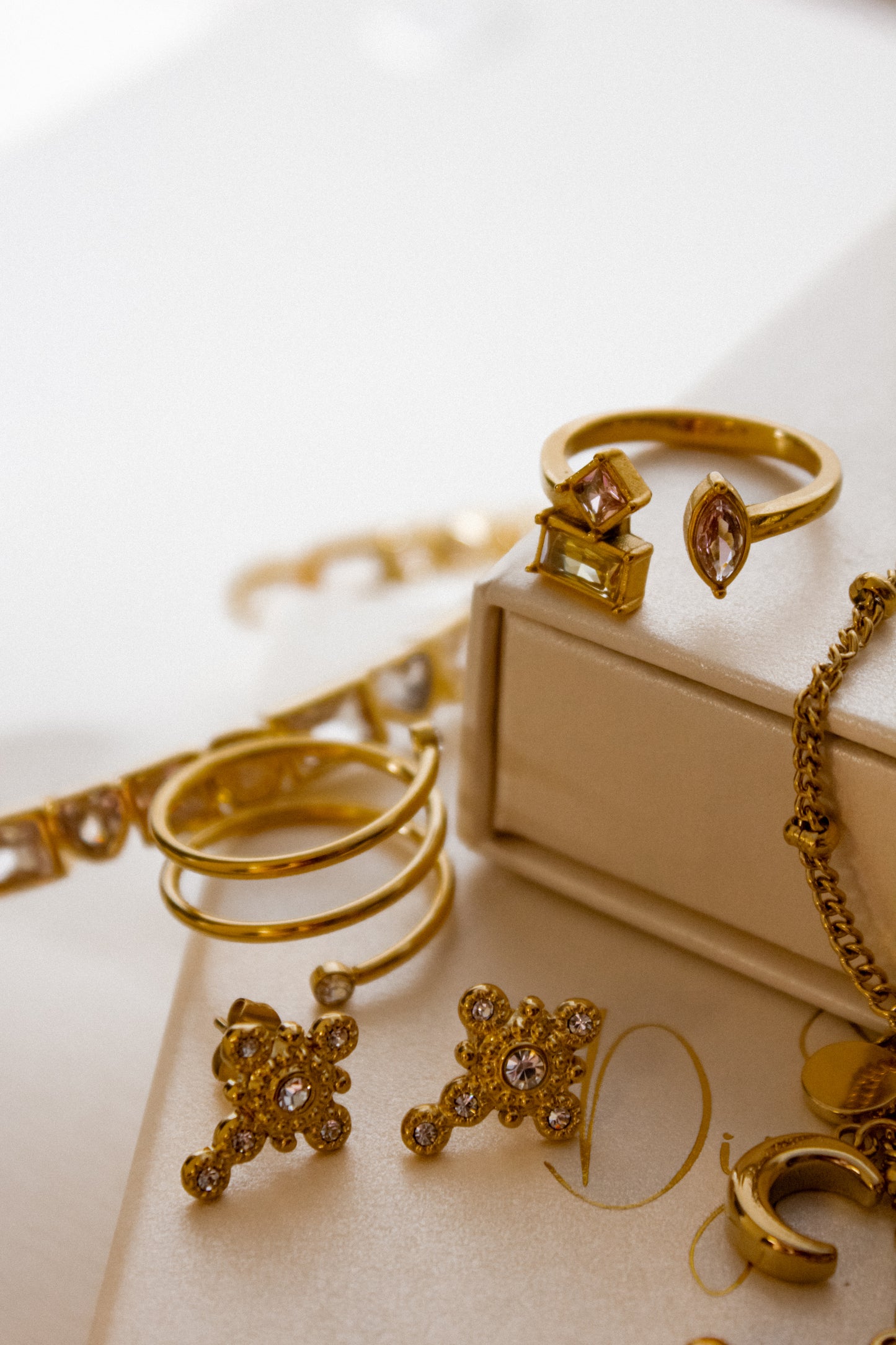 Pía Zirconia ring