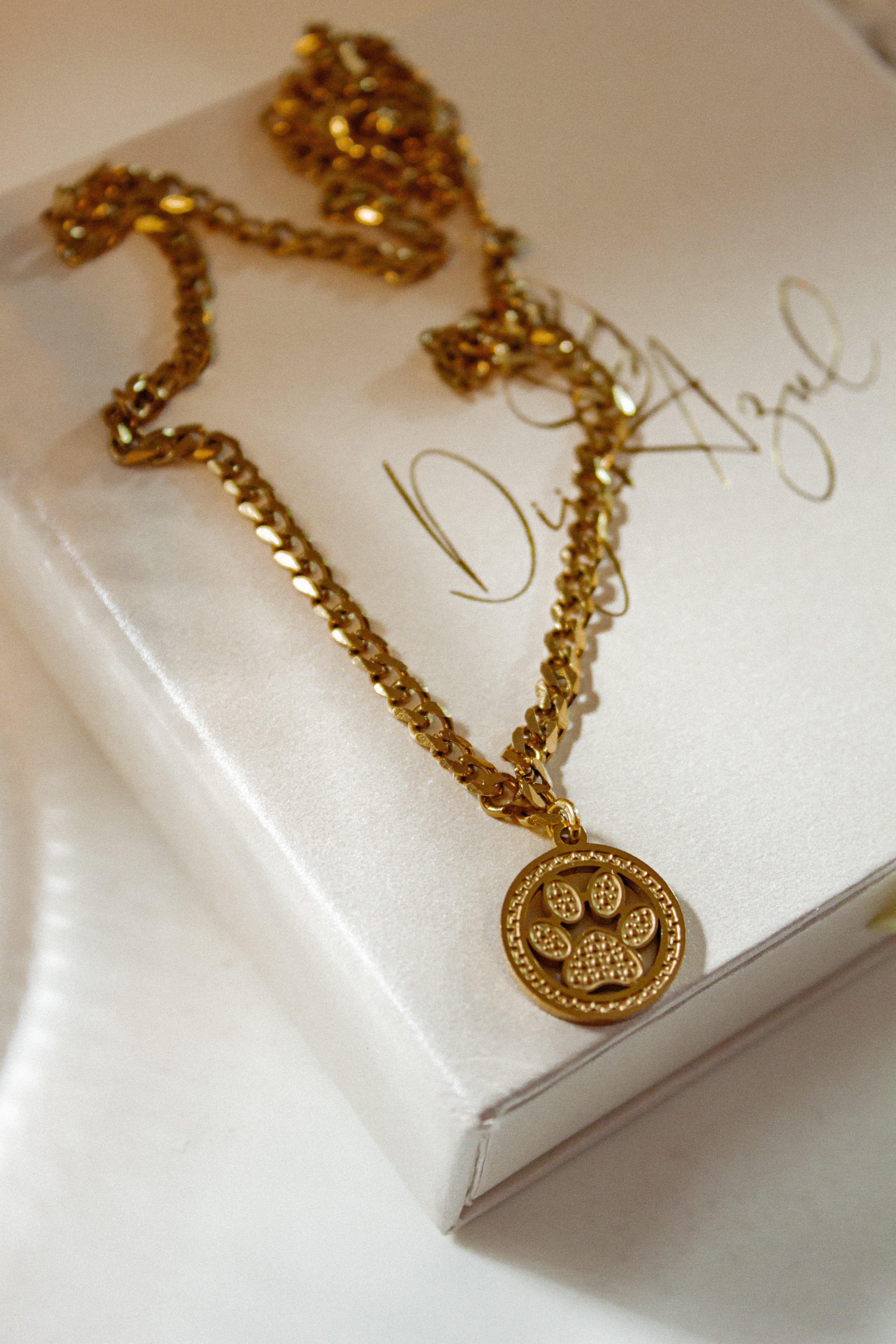Huellita necklace