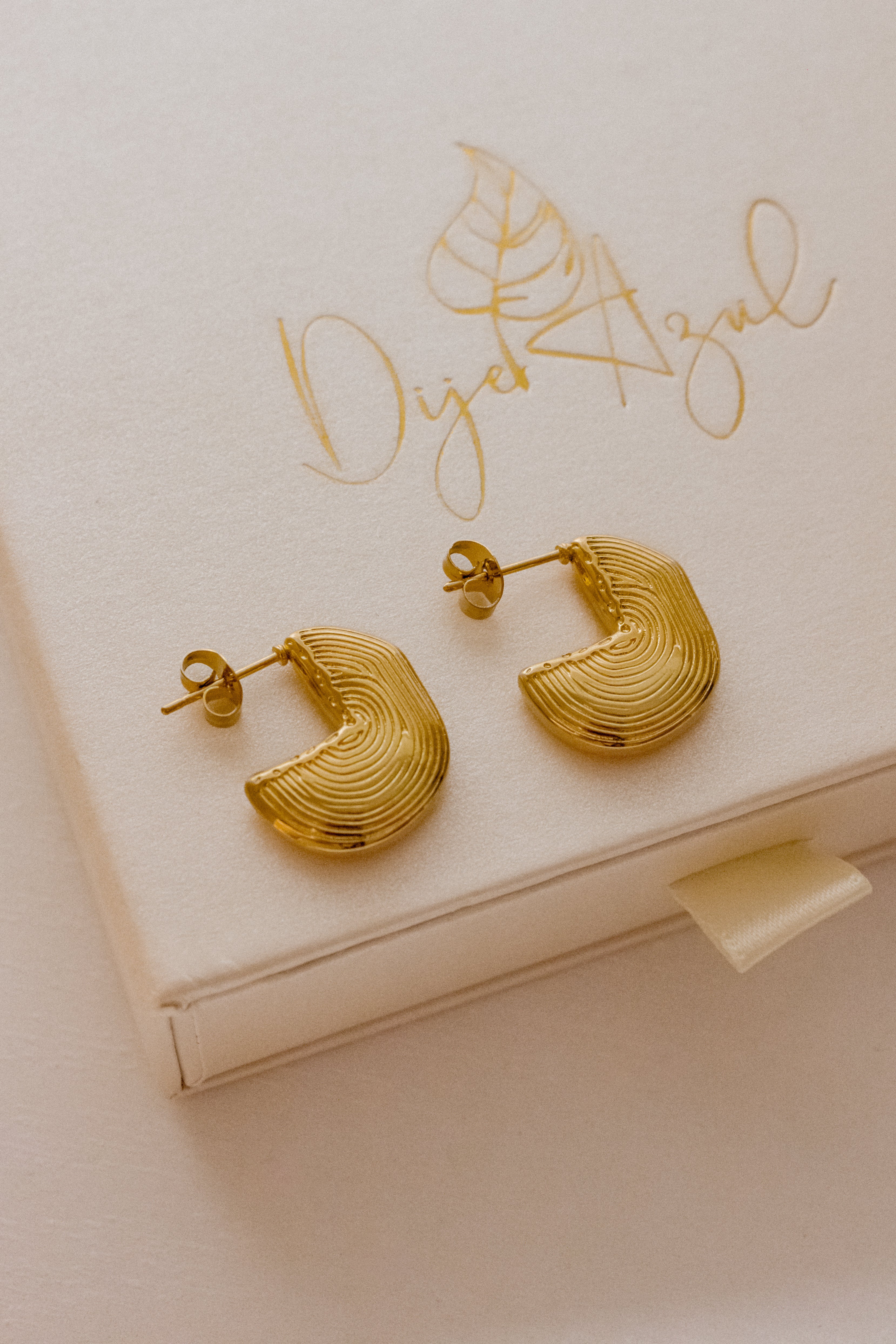 Caracola earrings