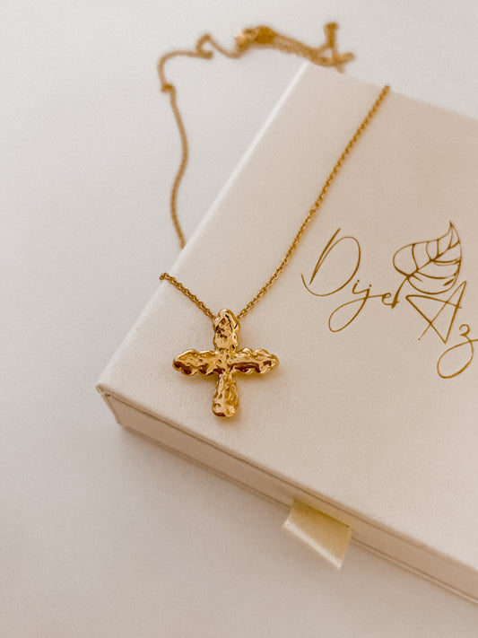 Cruz Formada necklace