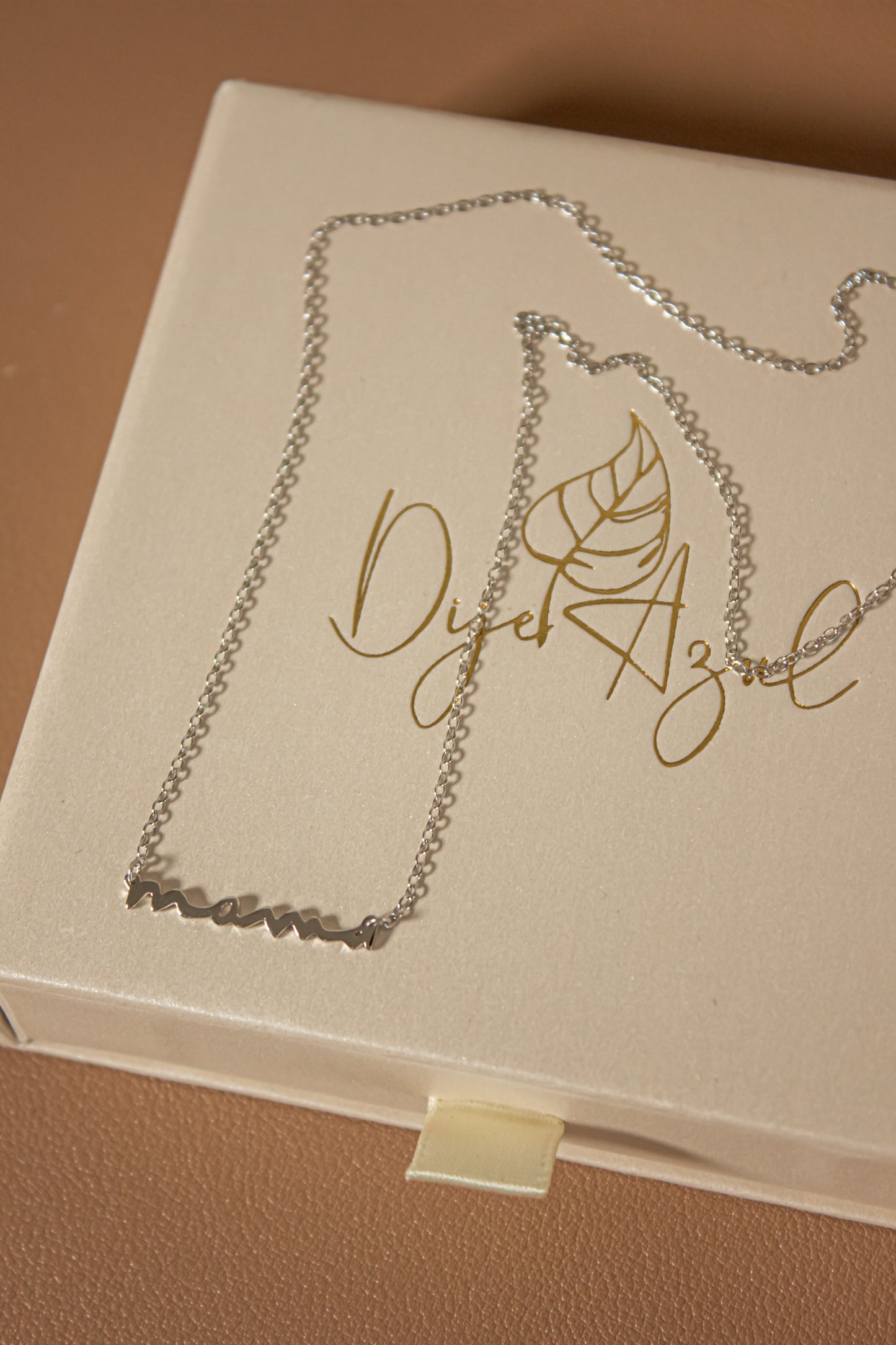 Mama necklace (Gold or Silver)