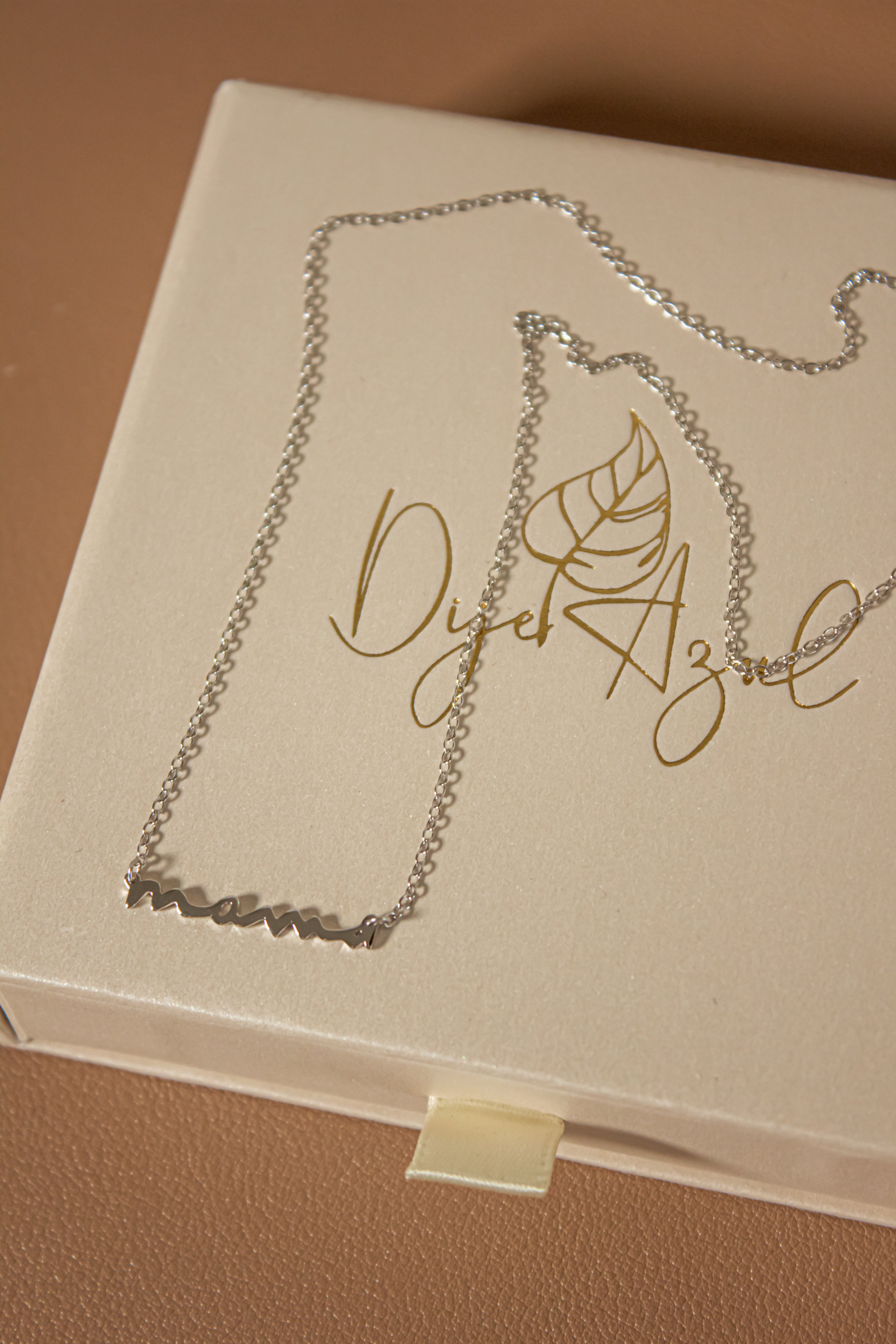 Mama necklace (Gold or Silver)