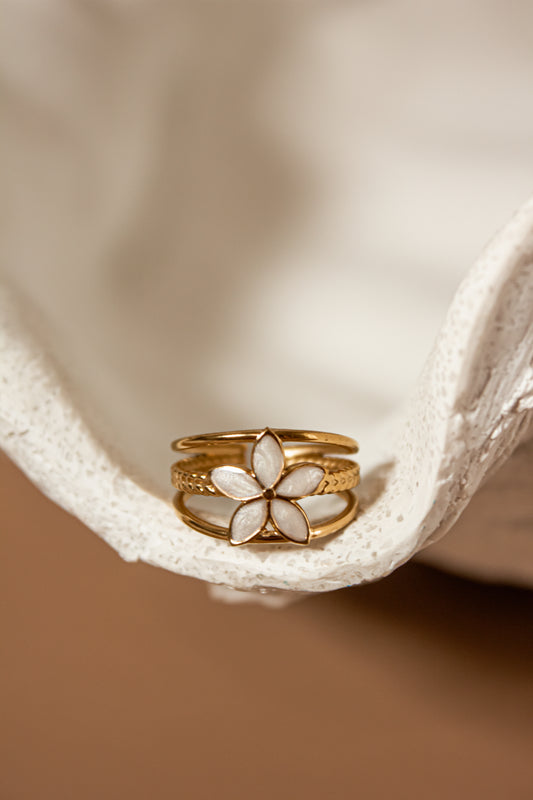 Lotus ring
