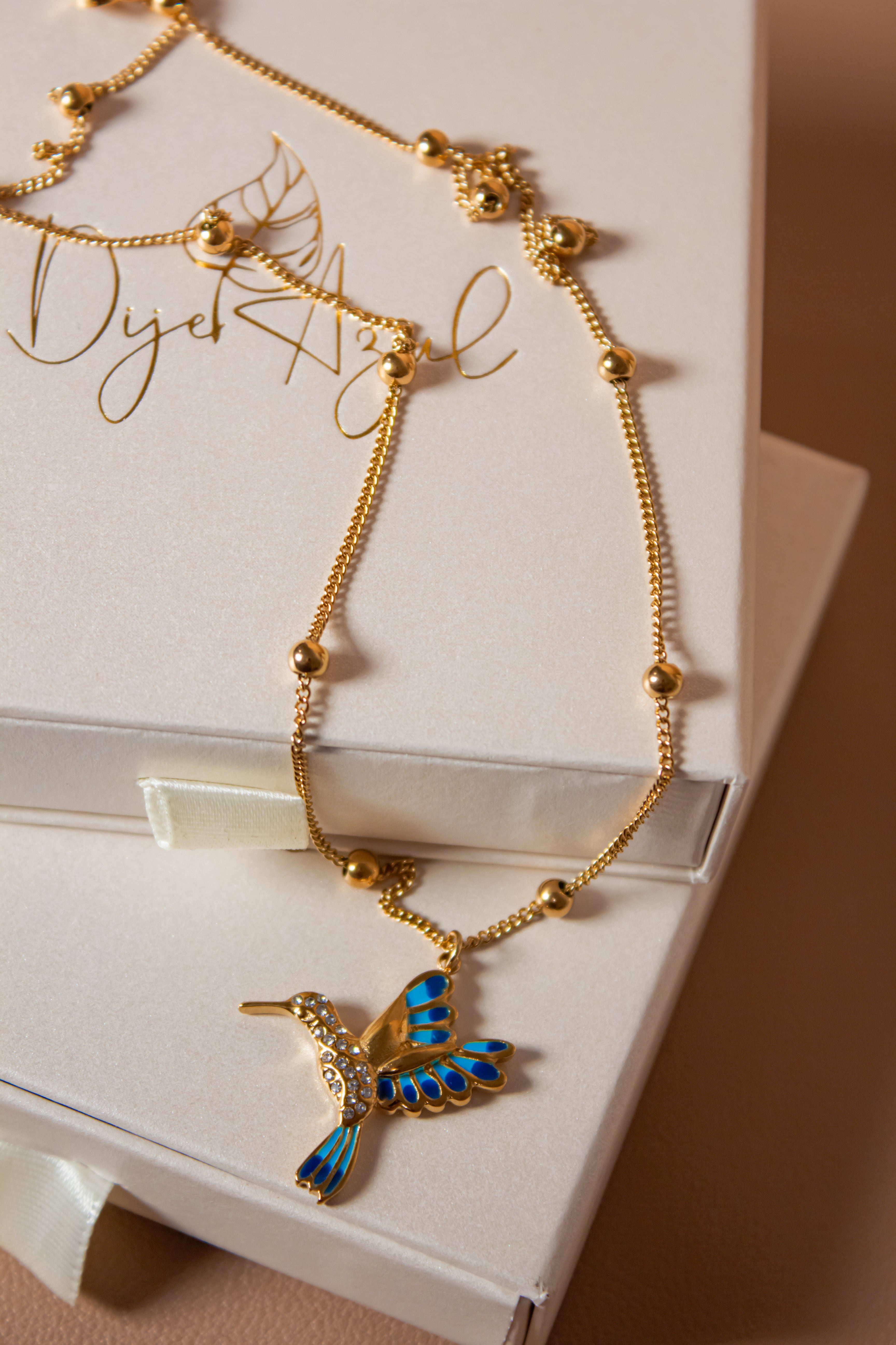 Colibrí necklace
