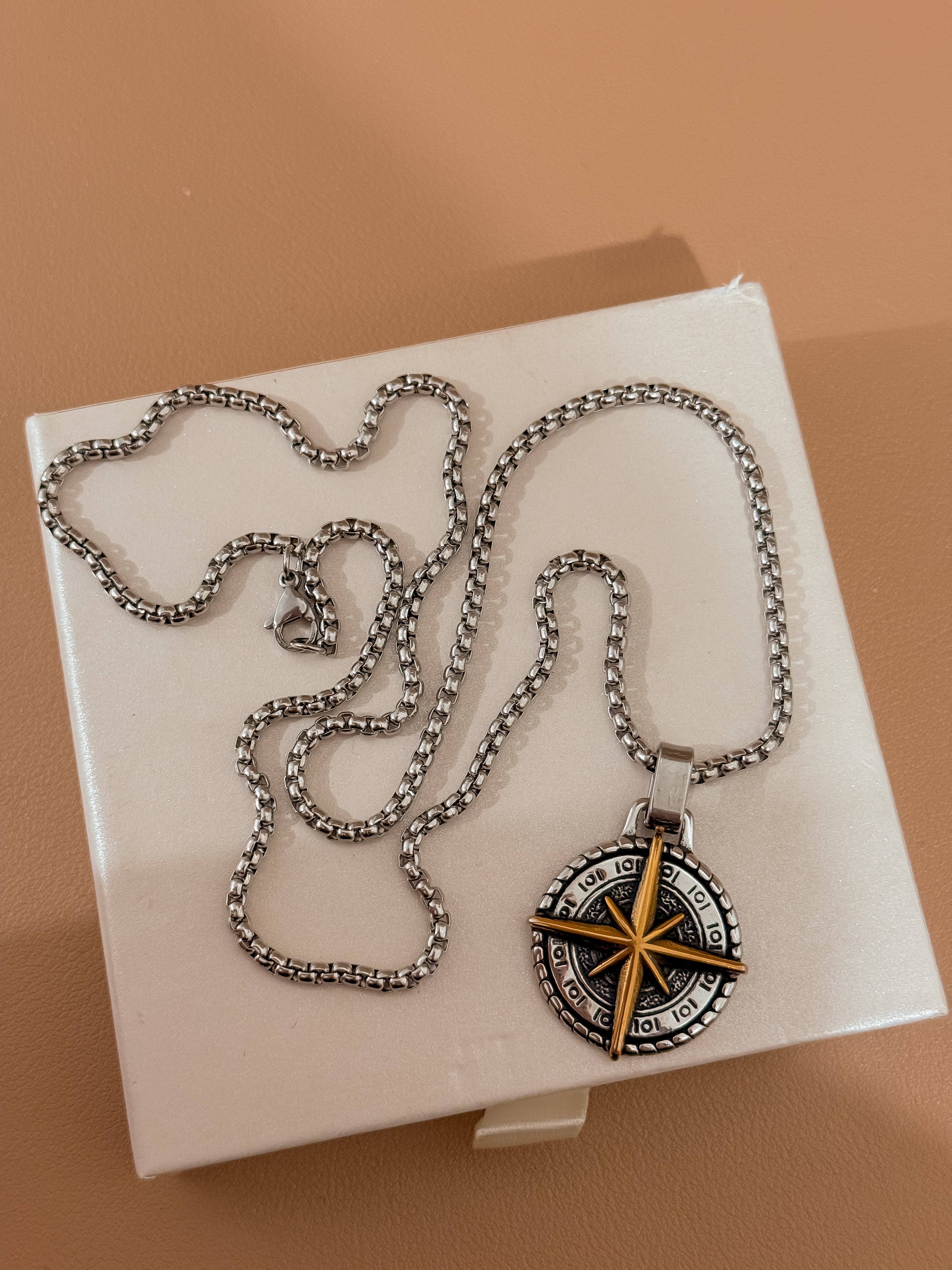 Norte necklace