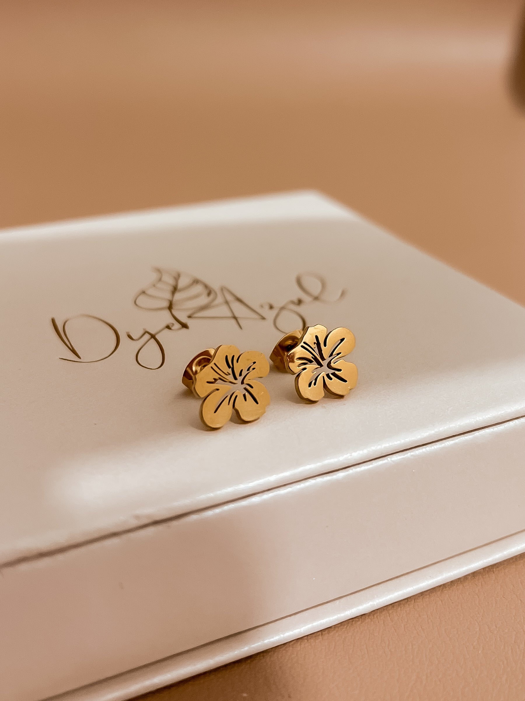 Flor de Maga earrings