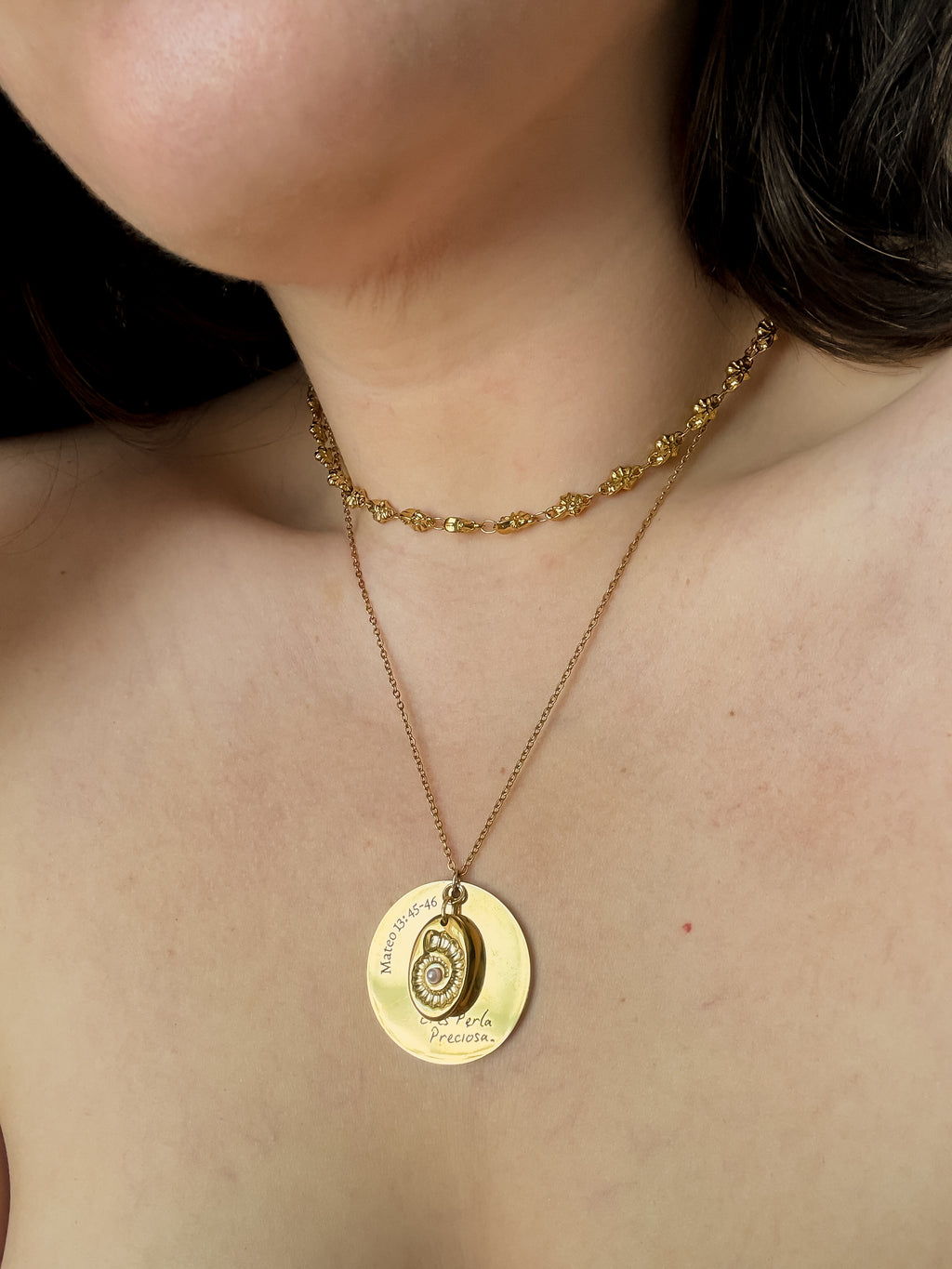 Eres Perla necklace