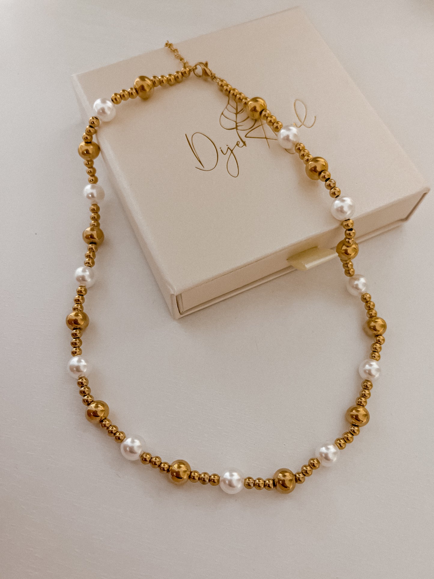 Pearls Beaded necklace