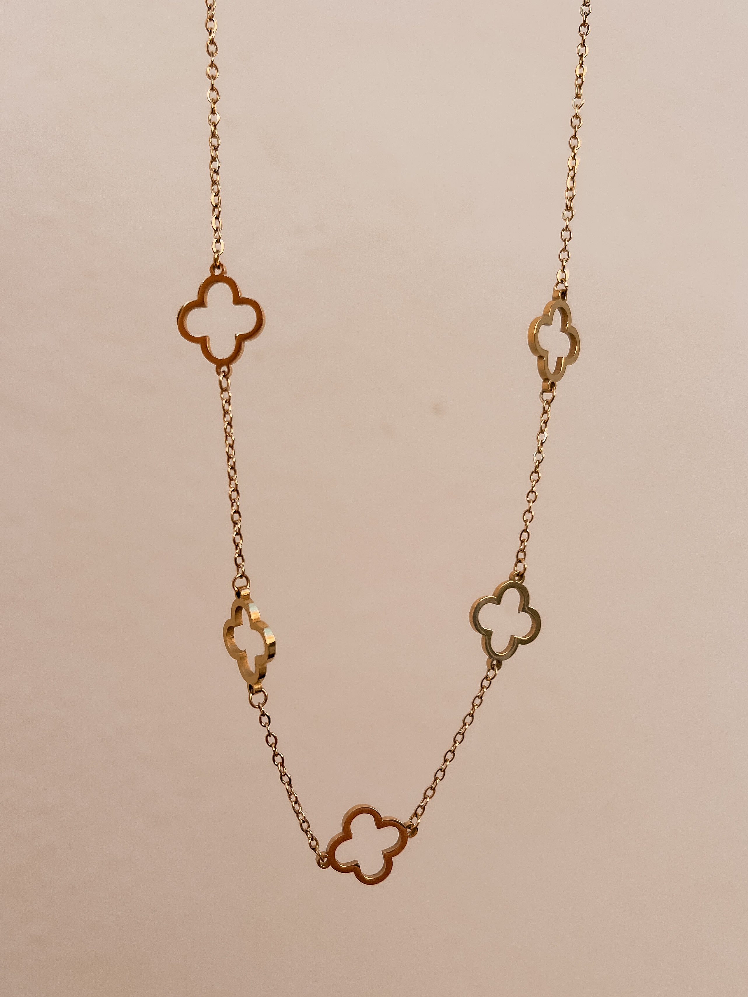 B&W Clover necklace