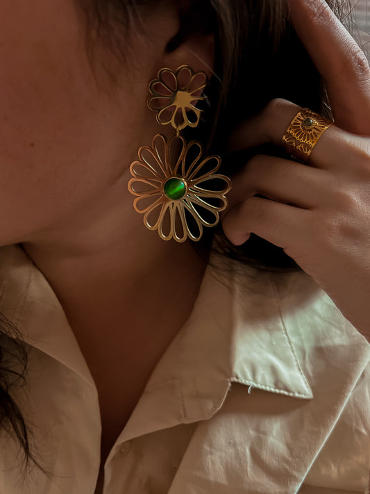Flower Cutout earrings