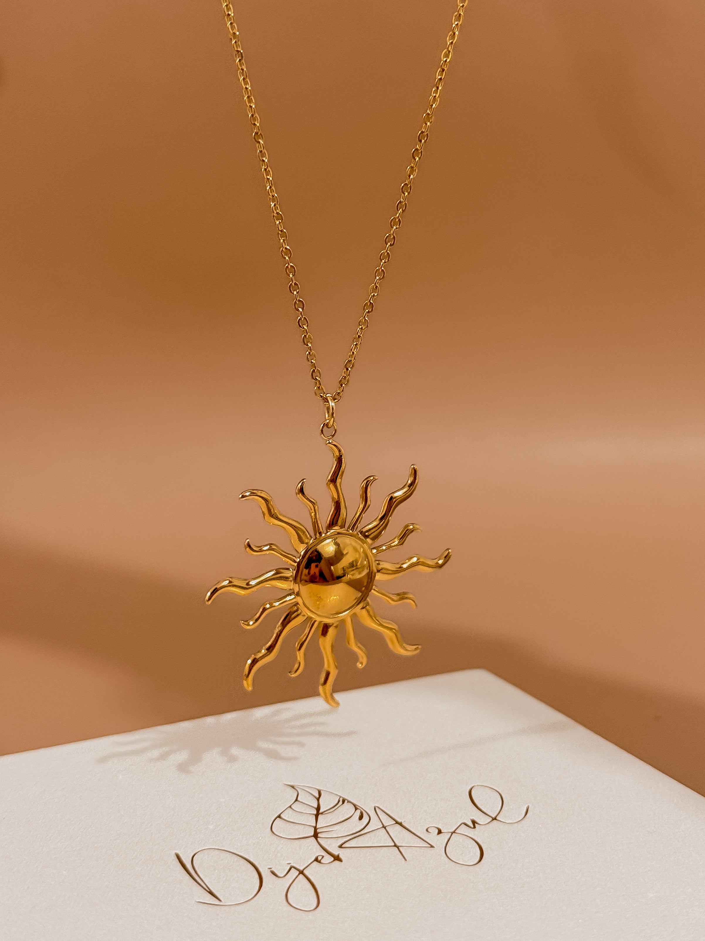 Sol Encendido necklace