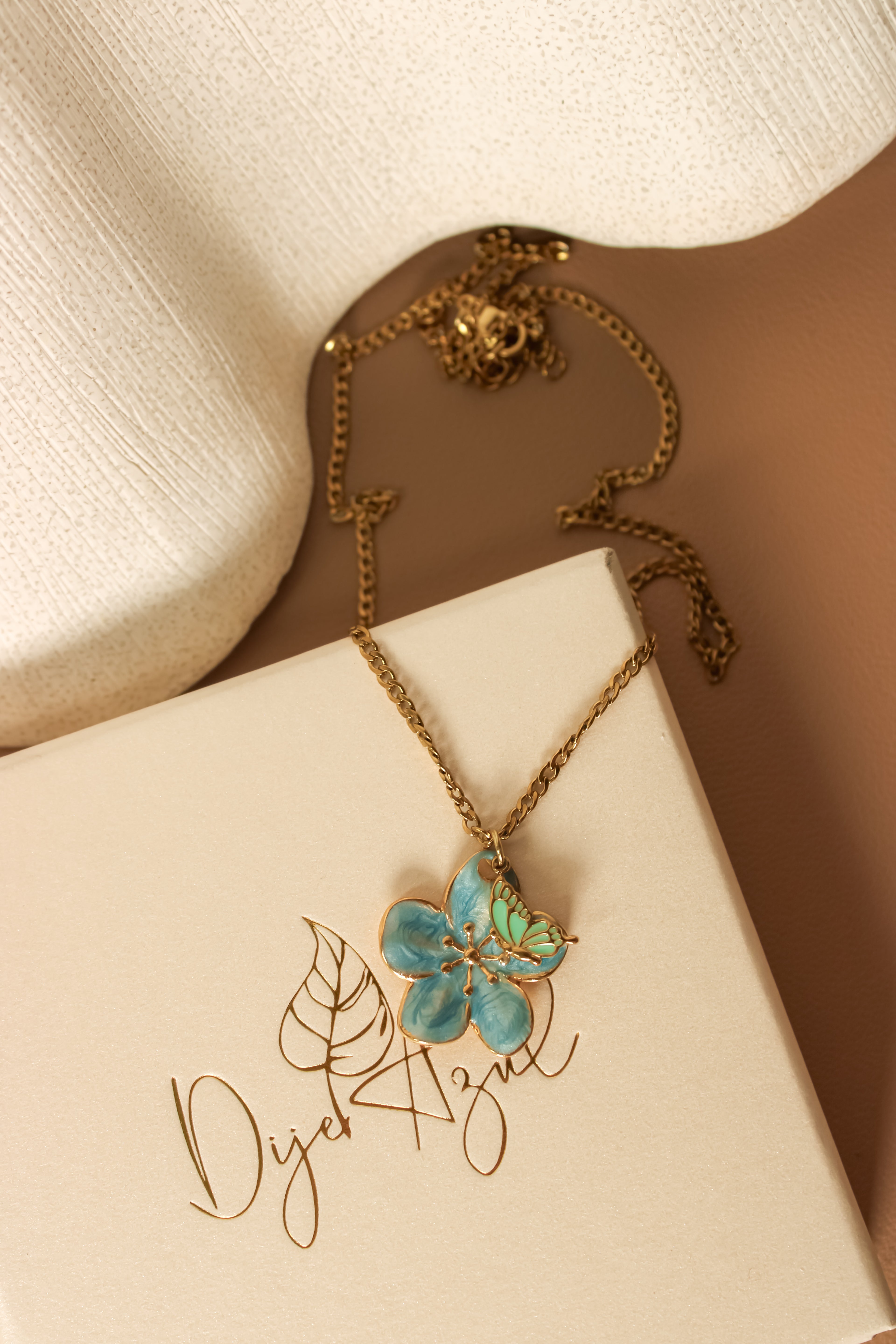 Posada necklace