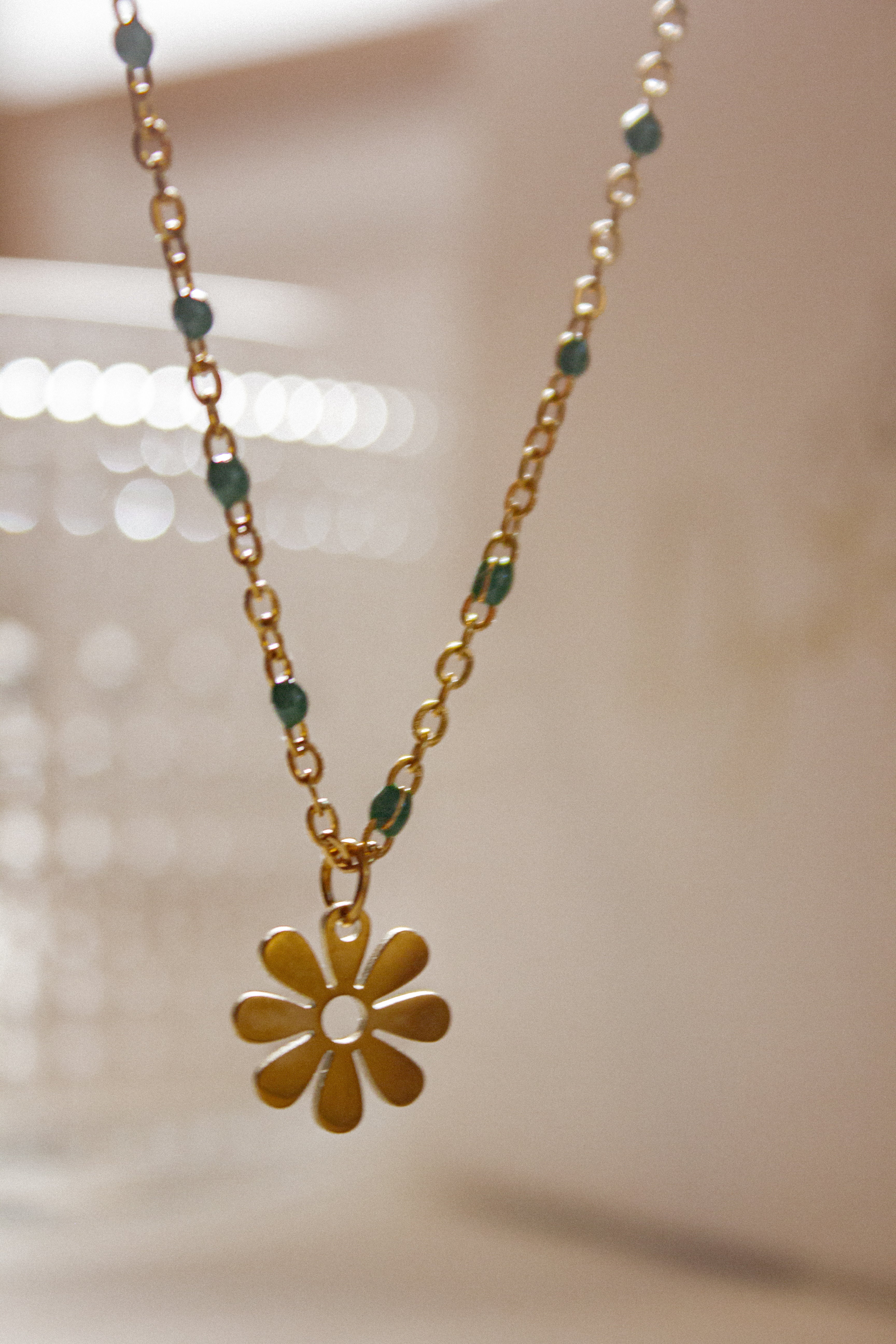 Flores necklace