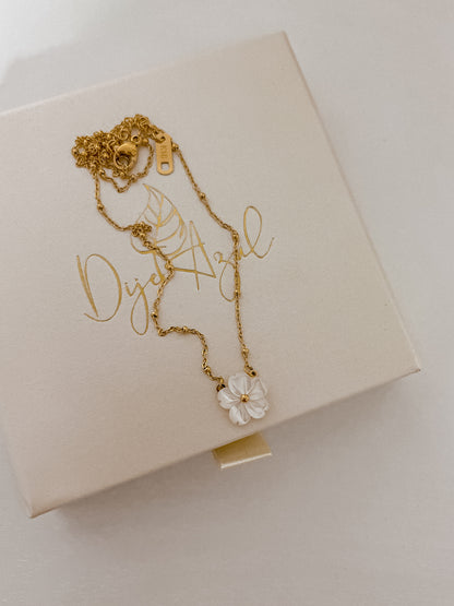 Blanca Flor necklace