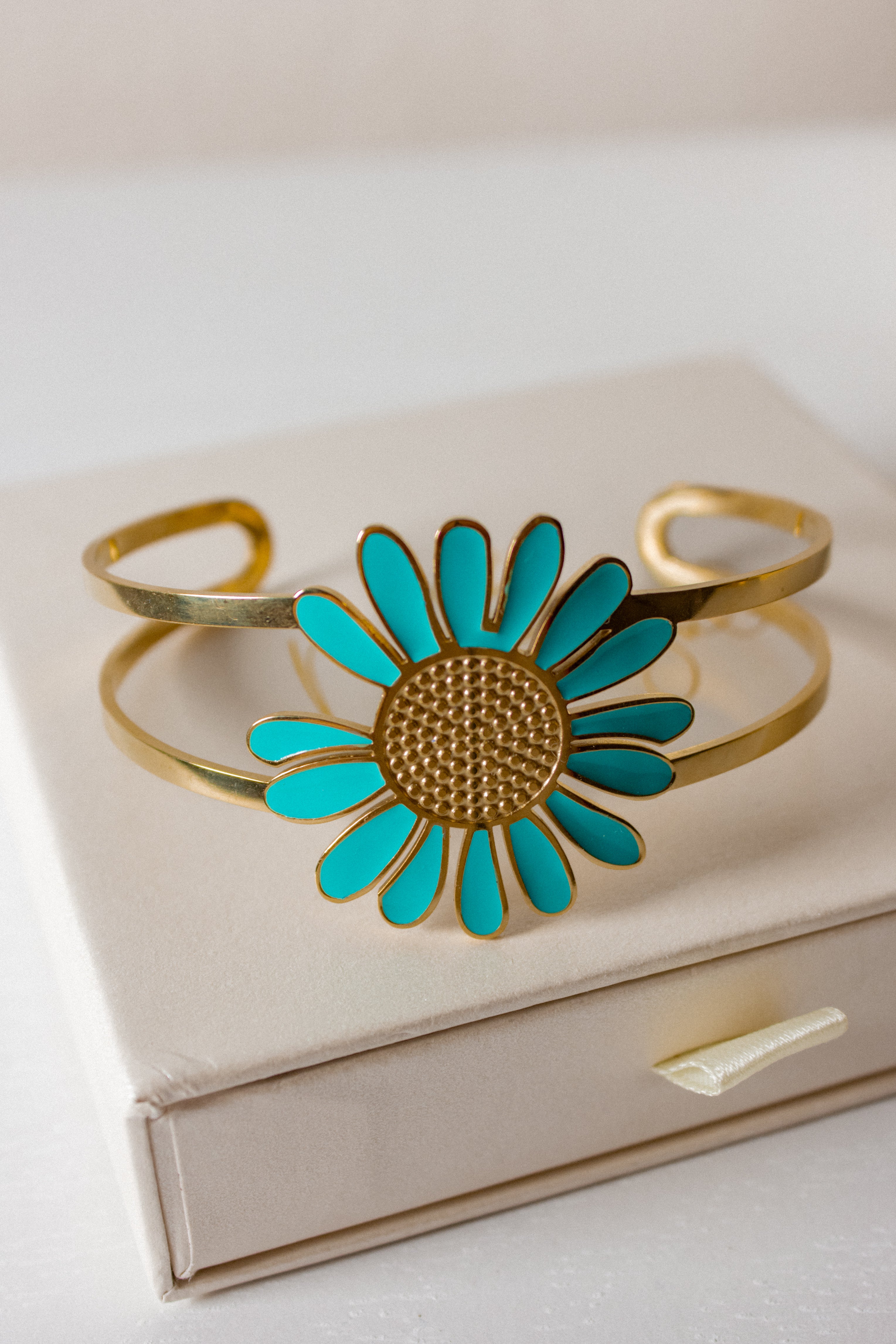 Flor Cuff Bangle