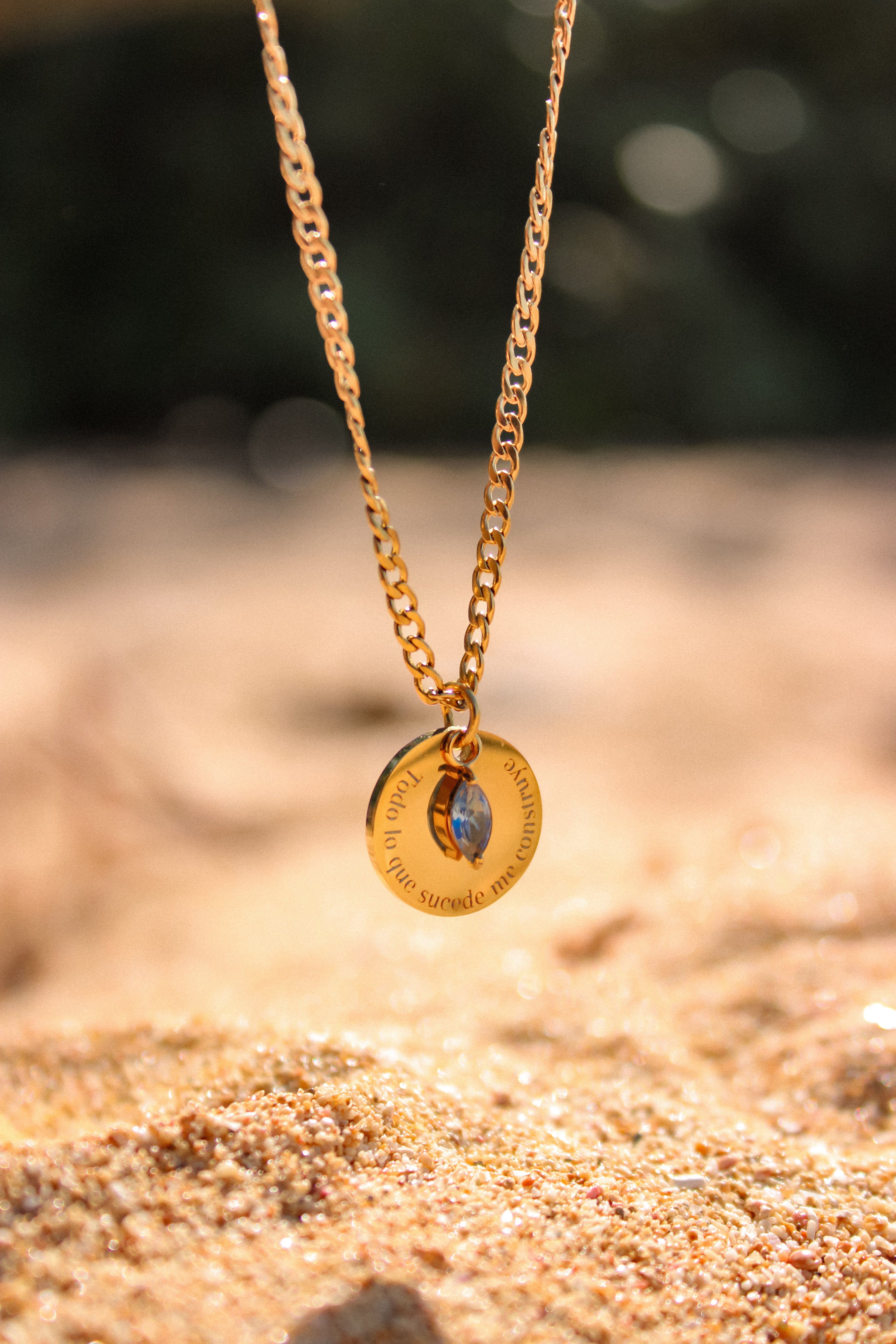 Todo Me Construye necklace