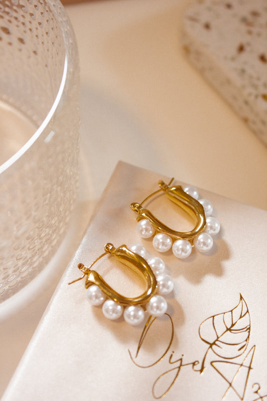 U Pearls earrings