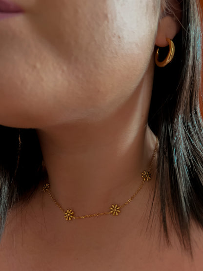 Flor Dorada necklace