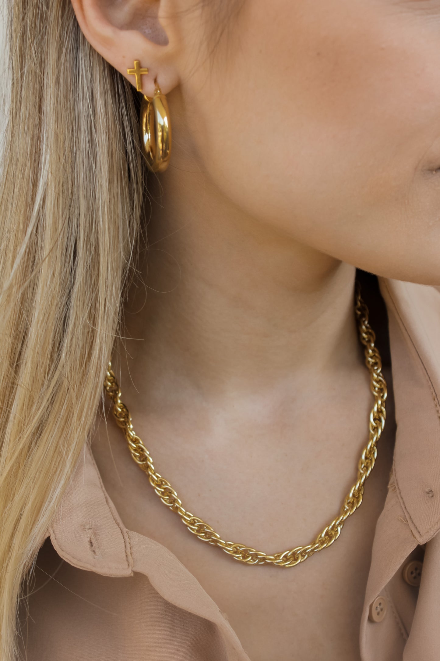 Chunky hoops earrings